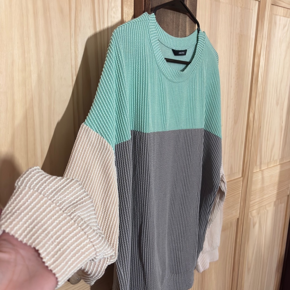 Colorblock Shirt - Picture 2 of 5